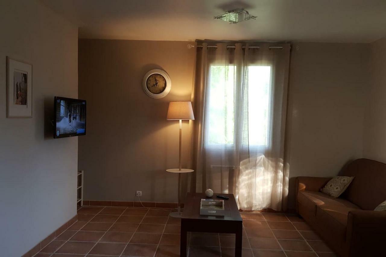 Logement Avec Piscine, Classe 3 Etoiles, De 42 M2 Tout Confort Au Calme Pour Un Couple Cahuzac-sur-Vère المظهر الخارجي الصورة